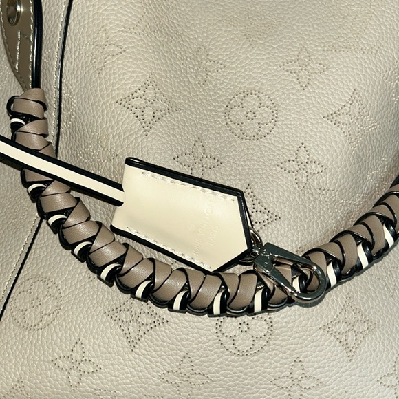RARE Louis Vuitton Mahina Hina braided handles crossbody tote - Picture 5 of 15